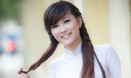 Miss Travel khoe vẻ đẹp tinh khôi cùng áo dài trắng