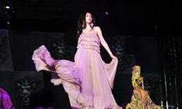 Sao "tay ngang" nào đi catwalk đẹp nhất?