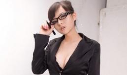 Công sở "khoe hàng" mọi lúc mọi nơi