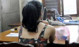 Video: Diễn viên Hồng Hà gạt máy ảnh phóng viên khi bị ghi hình