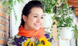 Người yêu Huỳnh Đông lãng mạn áo váy hoa