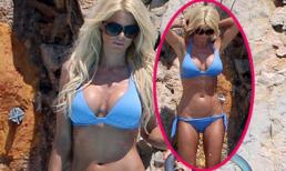 Người mẫu 37 tuổi tự tin khoe vòng một 'quả bóng'