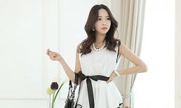 Ngày hè mát mẻ với áo khoét tay