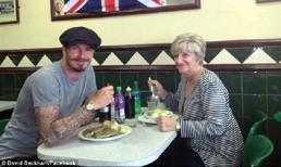 Beckham về Anh thăm bà, ăn trưa cùng mẹ