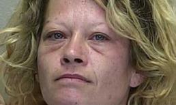 Quý bà 'tự sướng' làm tắc nghẽn đường cao tốc