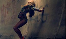 Cheryl Cole sexy hết cỡ khi hát "Call My name!"