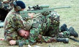 Clip nhữ hành động hài hước của người lính