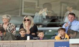 Bé Haper cổ vũ nhiệt tình sau thất bại của bố Beck