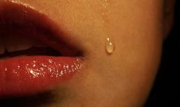 Chồng ép vợ “phục vụ” chủ nợ