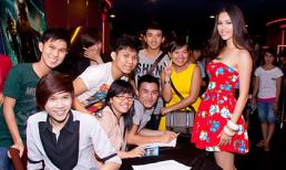 Hoàng My rạng ngời trong buổi chiếu phim The Avengers với Fan Club