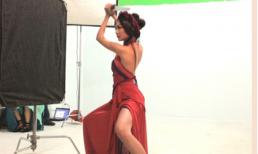 "Cười nóng" 10h10: Ai sexy hơn 'Tú bà' Thanh Hằng khi xoạc đấu kiếm? (P144)