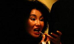 Những khoảnh khắc 'khó đỡ' của sao Hoa ngữ