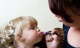 Bé gái 2 tuổi dự thi… hoa hậu