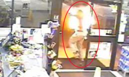 Video: Kinh hoàng gã trai đổ xăng thiêu sống bạn gái