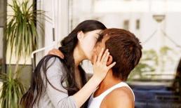 'Ngàn lẻ một' kiểu hôn tình tứ nóng bỏng của sao