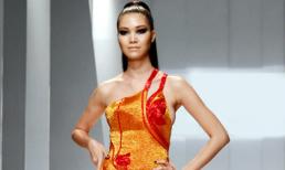 Thùy Dung sexy với váy xẻ cao