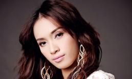 Ái Phương gợi cảm cùng sắc trắng