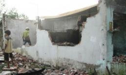 Gã chồng hờ khóa cửa, đốt nhà giết vợ con