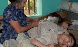 Mẹ còng, con gái tật nguyền bị hãm hại... có bầu