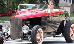 Simon Cowell cưỡi xế cổ dạo phố 