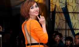 'Sốt' váy mở lưng trần của sao việt