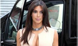 Kim siêu vòng 3 hững hờ khoe... vòng 1 đi mua sắm