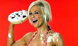 Người đẹp tóc vàng nghiện ma túy vì Balotelli