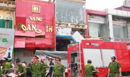 Nín thở tháo kíp nổ thứ 2 ở tiệm vàng