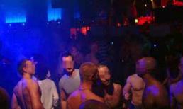 Tình huống bi hài của người bỗng lạc vào “đêm đồng tính”