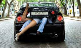 Cảnh sát thất kinh vì cặp đôi sex trong xe hơi