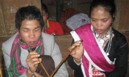 Lạ lùng đến chết vẫn chưa... cưới xong vợ