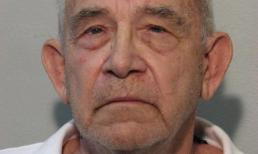 Cụ ông 73 xâm hại cậu bé 15 tuổi