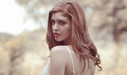 Andrea khoe trọn lưng trần tuổi 17