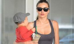 Mẹ con Flynn cực xì –po đi dạo phố