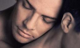 Đau khổ vì chồng thích đàn ông