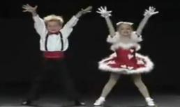 Điệu nhảy triệu người mê của 2 bé sinh đôi