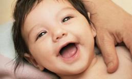 10 khoảnh khắc cười đẹp nhất của Suri