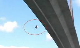 [Clip] Nam thanh niên nhảy cầu Bãi Cháy