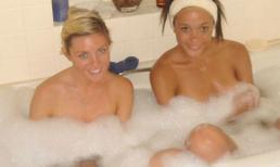 Những pha ‘lộ hàng’ nhớ đời của WAGs