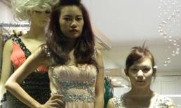 Hai nữ sinh viên Hà Nội làm ma-nơ-canh sống