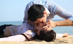 Việt Anh "khóa môi" Lã Thanh Huyền trên bãi biển