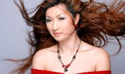 Nguyễn Hồng Nhung: 'Chỉ một đêm, mẹ tôi tóc bạc nửa đầu'