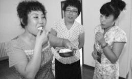 Người phụ nữ hơn 40 năm… ăn thịt sống