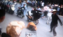 Choáng với cảnh tiểu sư thày “tung chưởng”, ném mũ cối trên phố