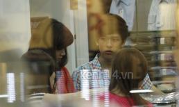 Trang Nhung đi shopping với "trai trẻ"