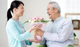 Cám cảnh bố chồng chăm con dâu