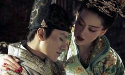 Vua &#39;qu&#225;i&#39; th&#237;ch nh&#236;n vợ d&#226;m loạn với trai đẹp