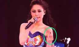 Sao Hoa ngữ thô tục giơ "ngón tay thối" 