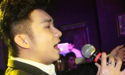 Quang Hà hát 'nhiệt' cởi cả áo ở bar Hà Nội