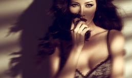 Thanh Hoài đẹp ma mị với nội y nóng bỏng